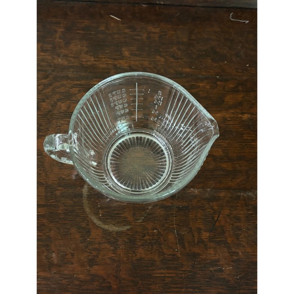 Vintage Clear Glass Citrus Juicer 2 Cup Measuring Pitcher Reamer 2 Piece Set - Picture 4 of 10